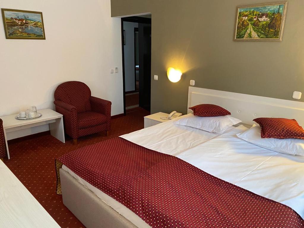 Miraj - Restaurant & Sauna & Biliard Hotel 4*