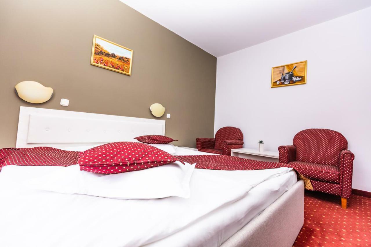 Hotel Miraj - Restaurant & Sauna & Biliard 4*