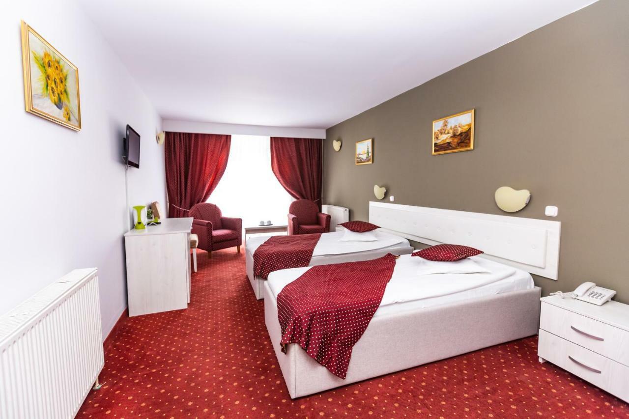 Miraj - Restaurant & Sauna & Biliard Hotel
